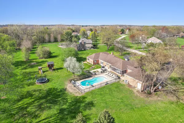 St. Charles, IL 60175,05N464 Buckskin Trail