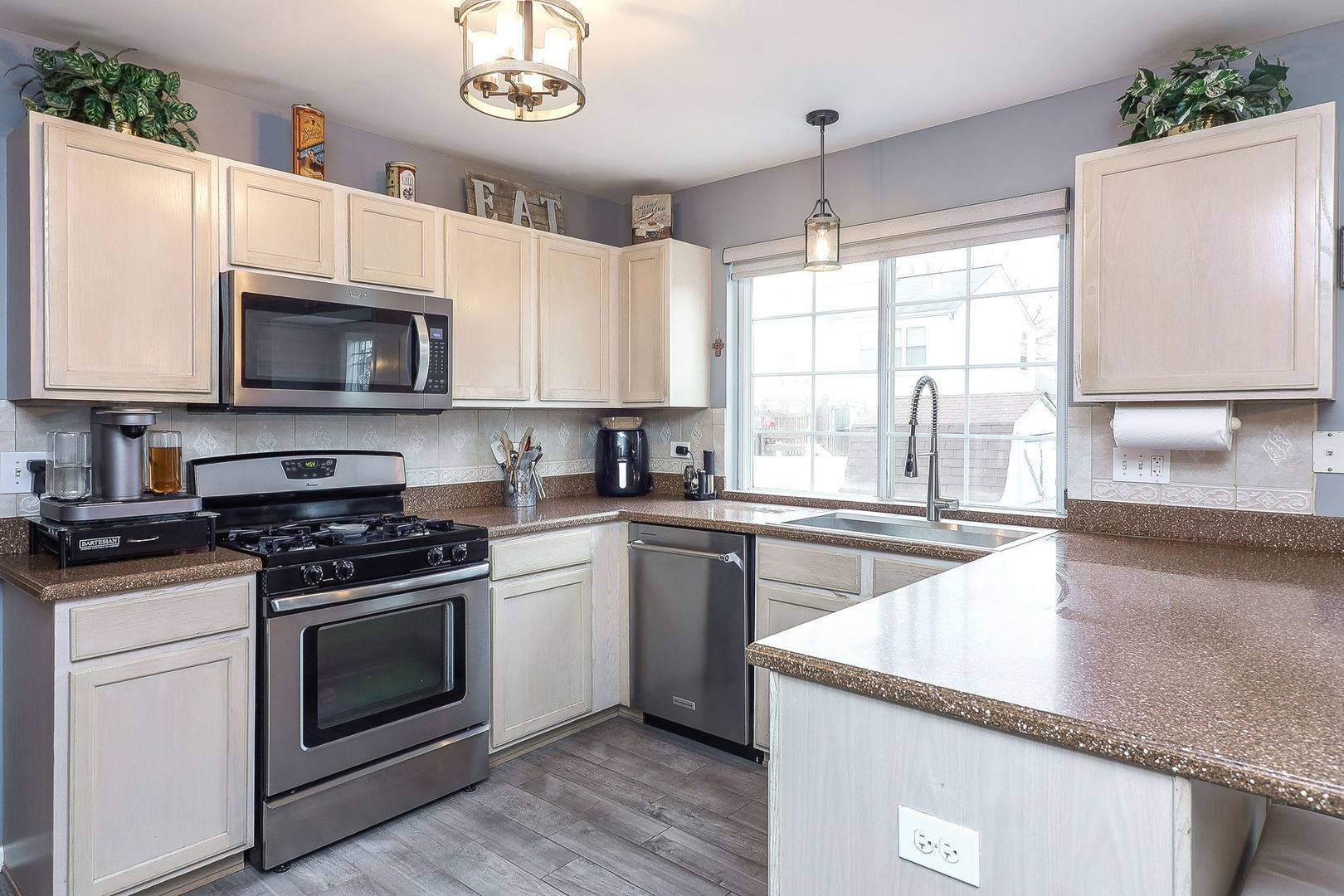 Naperville, IL 60564,1518 Charlotte Circle
