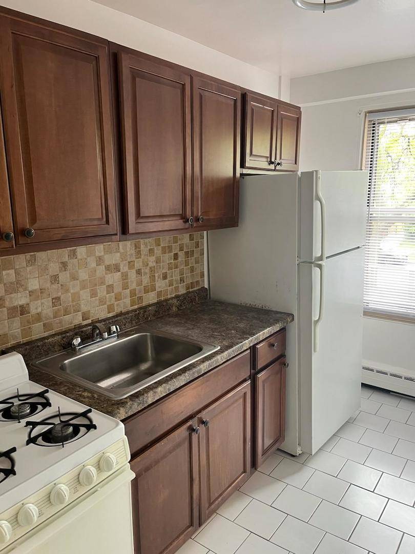 Chicago, IL 60625,2610 W Berwyn Avenue #212