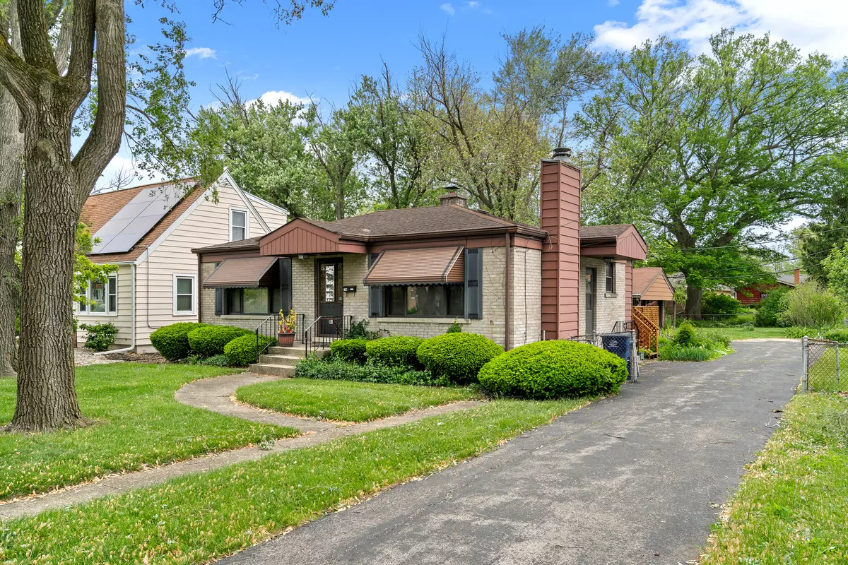 Villa Park, IL 60181,16 W Monroe Street