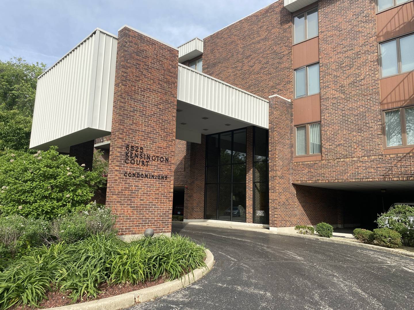Downers Grove, IL 60516,6525 Main Street #204