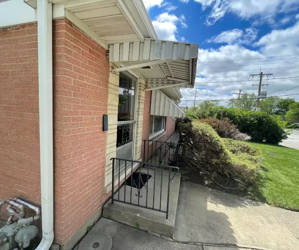Mount Prospect, IL 60056,317 S Louis Street