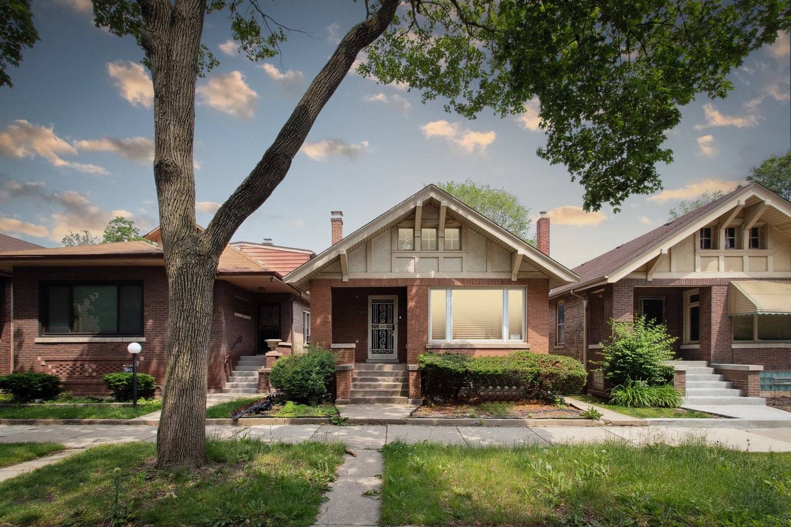 Chicago, IL 60649,7645 S Cornell Avenue