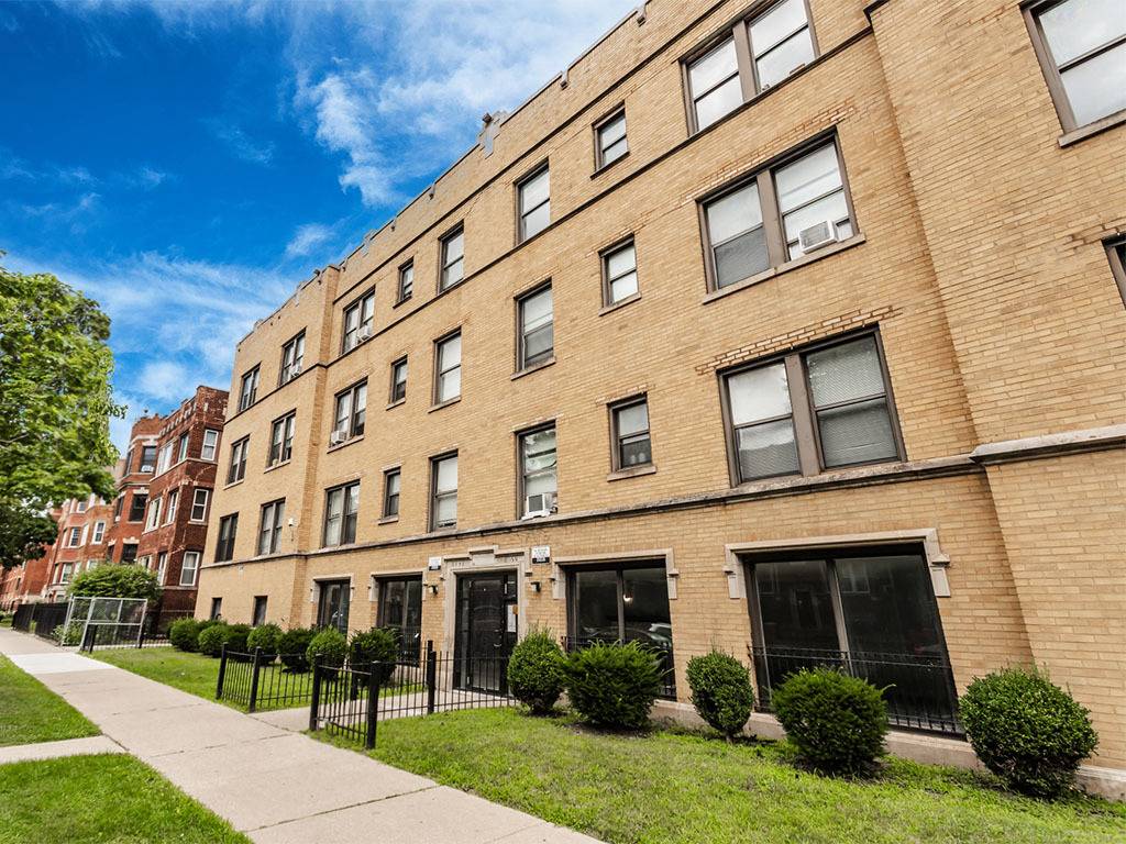 6959 S Paxton Avenue #2A, Chicago, IL 60649
