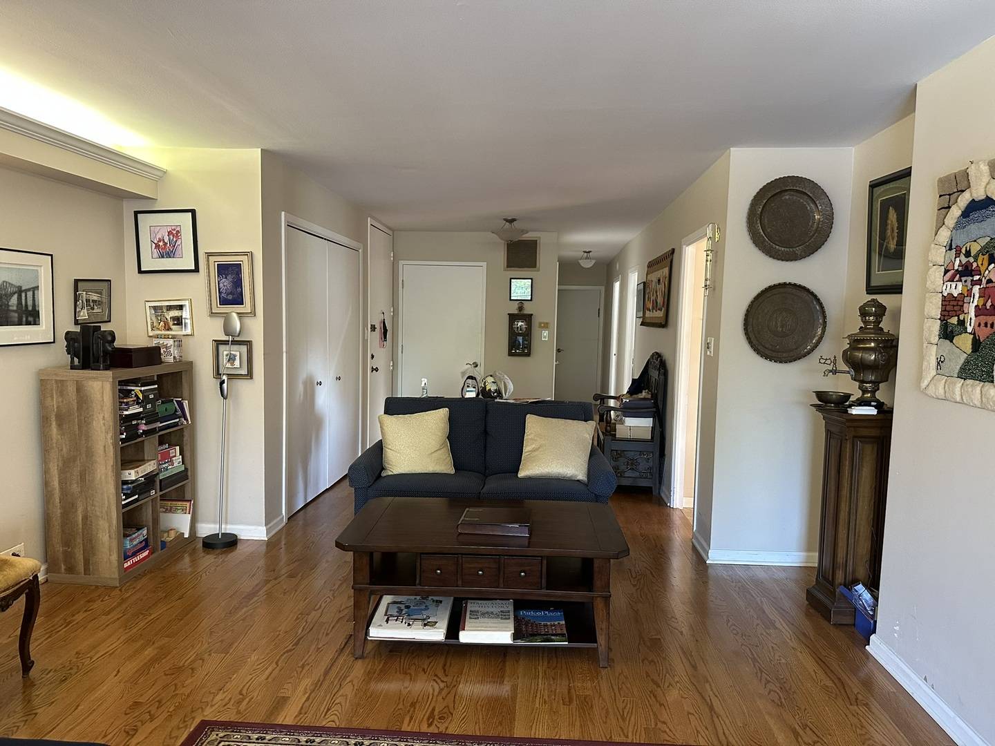 Chicago, IL 60645,7033 N Kedzie Avenue #301
