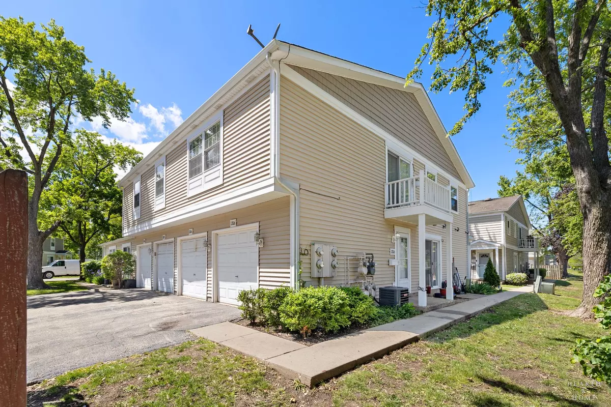 Wheeling, IL 60090,1206 Spur Court #1206