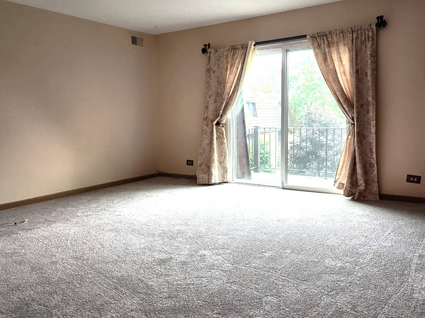 Buffalo Grove, IL 60089,2 Oak Creek Drive #3207