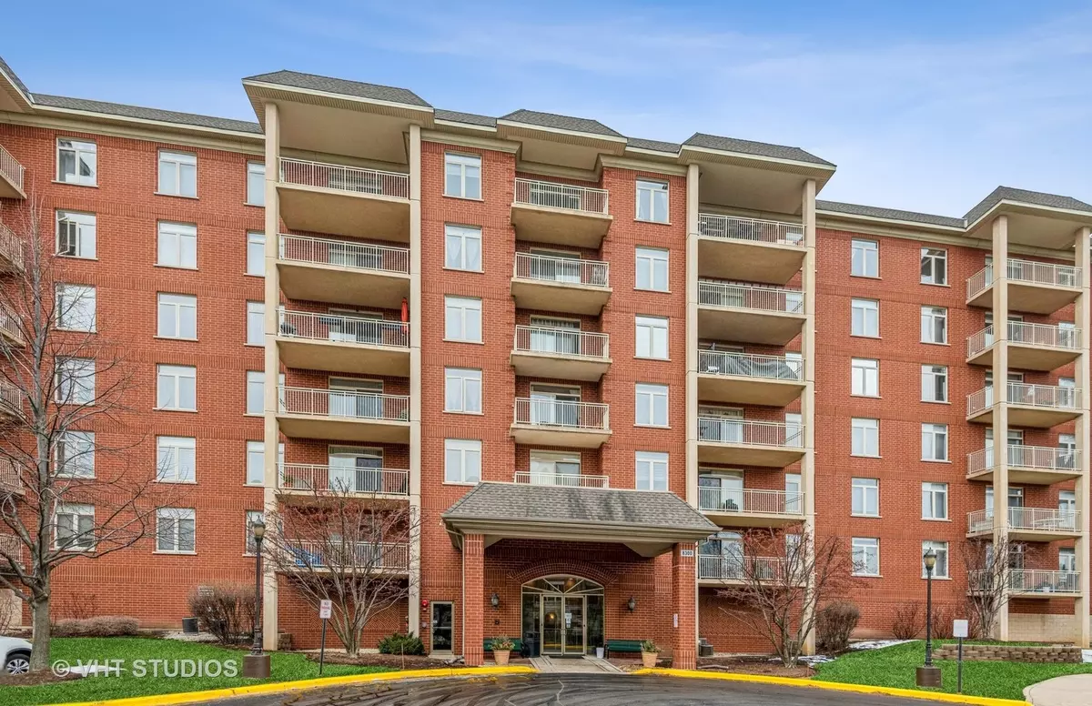 Morton Grove, IL 60053,8300 Callie Avenue #610