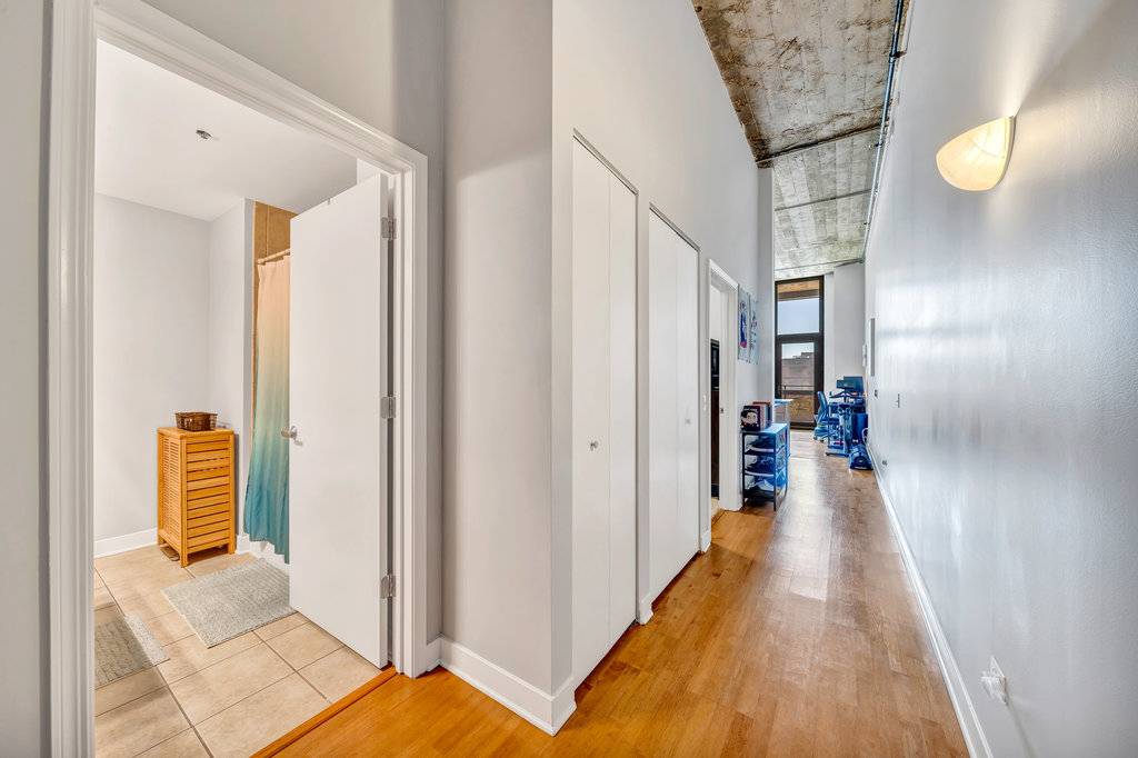 Chicago, IL 60616,320 E 21ST Street #412