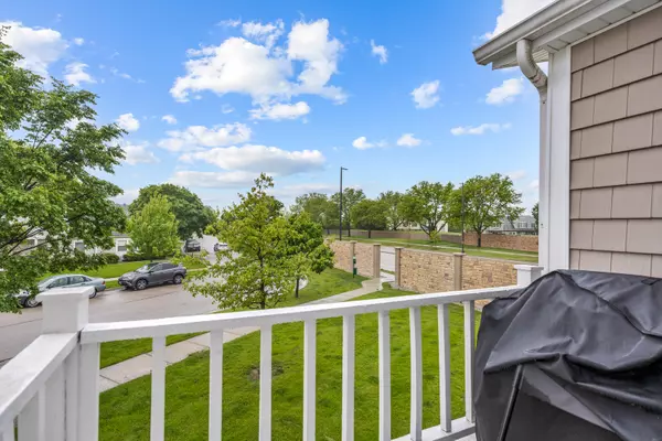 Wheeling, IL 60090,1223 Jaspen Court #49