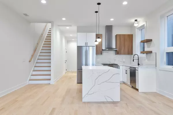 Chicago, IL 60622,2417 W Walton Street #3