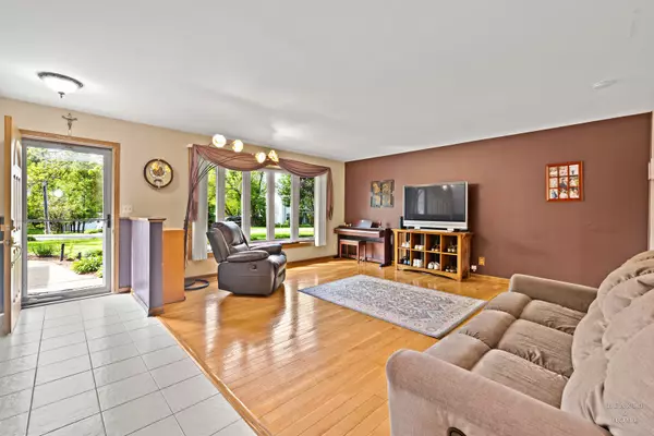 Fox River Grove, IL 60021,1103 Hillcrest Avenue