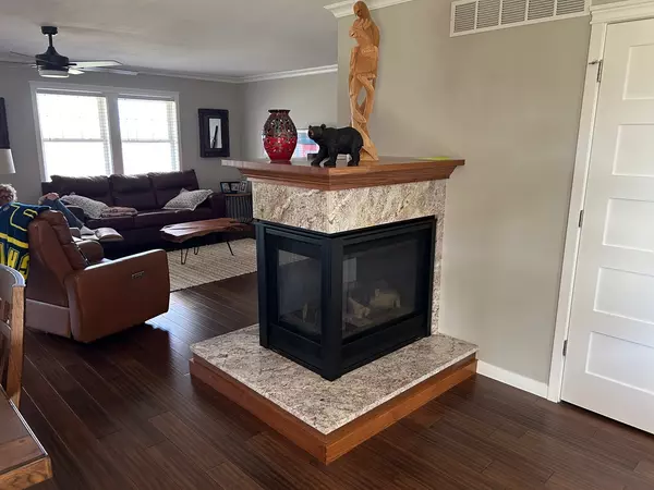 Forsyth, IL 62535,981 W Forsyth Road