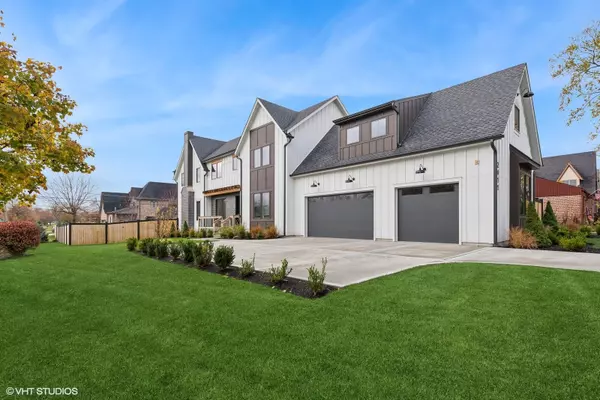 Northbrook, IL 60062,2411 Woodlawn Road