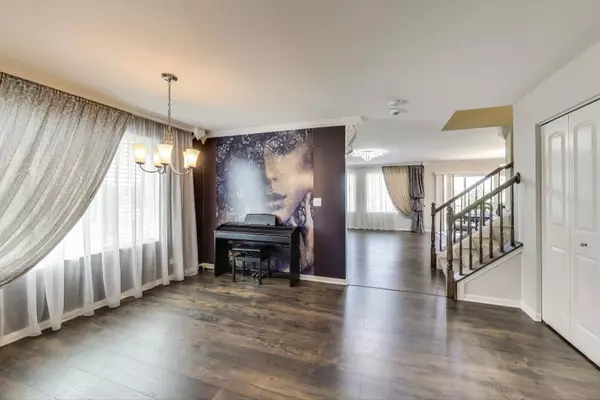 Elgin, IL 60124,197 Trumpet Vine Circle