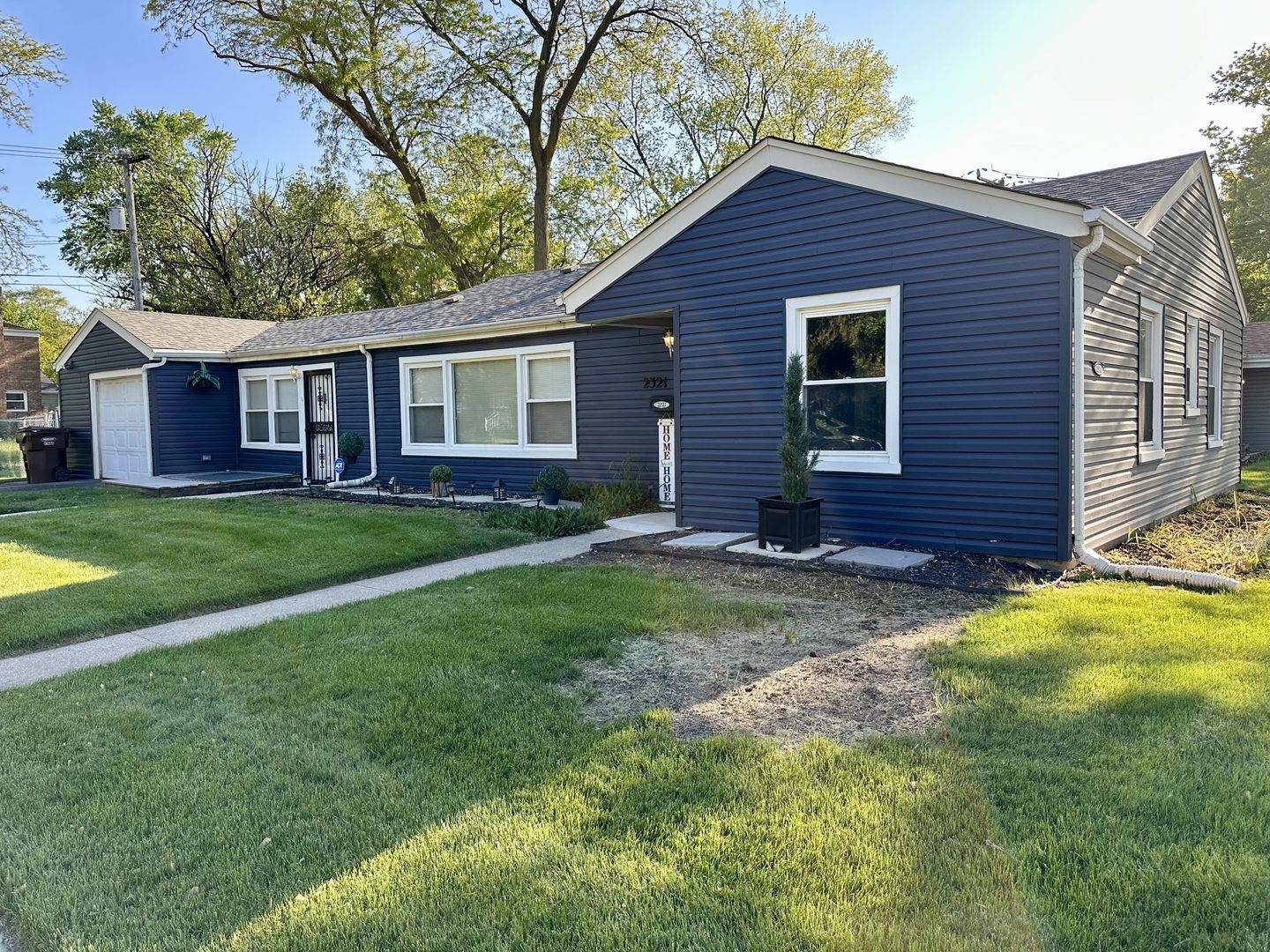 Hazel Crest, IL 60429,2321 167th Street