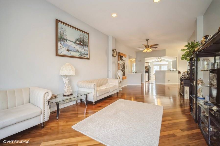 Elk Grove Village, IL 60007,1130 Westminster Lane #1130