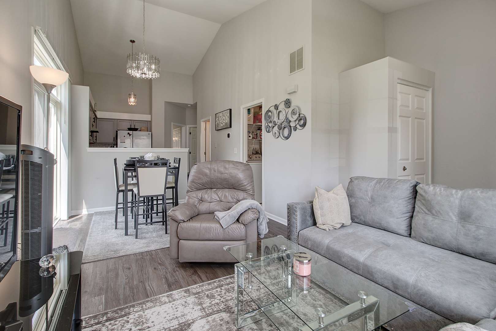 Romeoville, IL 60446,378 Reston Circle