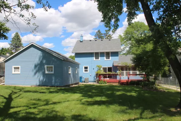 South Elgin, IL 60177,112 S Collins Street