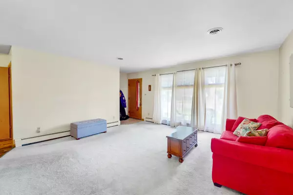 East Dundee, IL 60118,143 Scott Drive