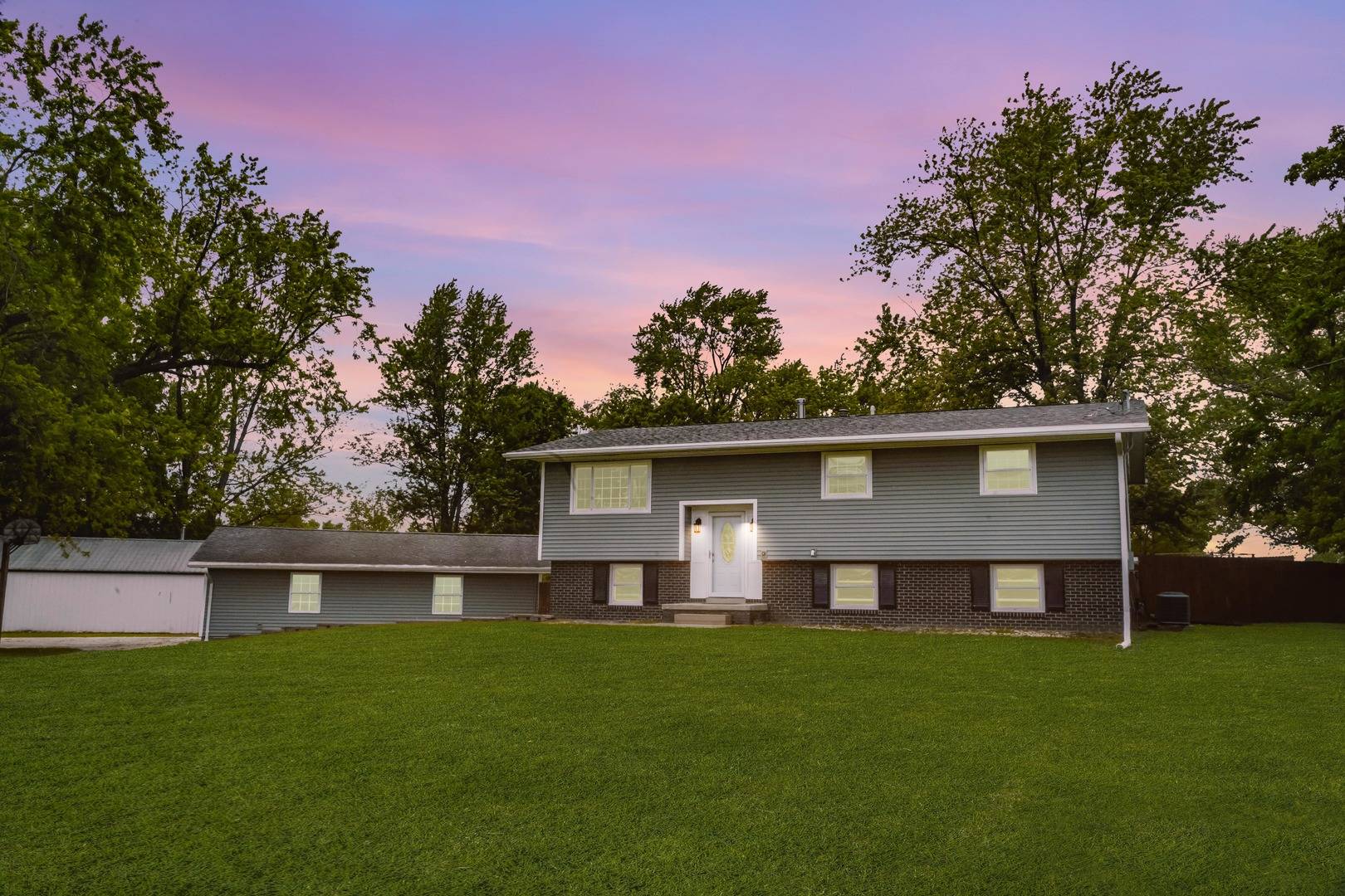 523 W State Street, Washburn, IL 61570