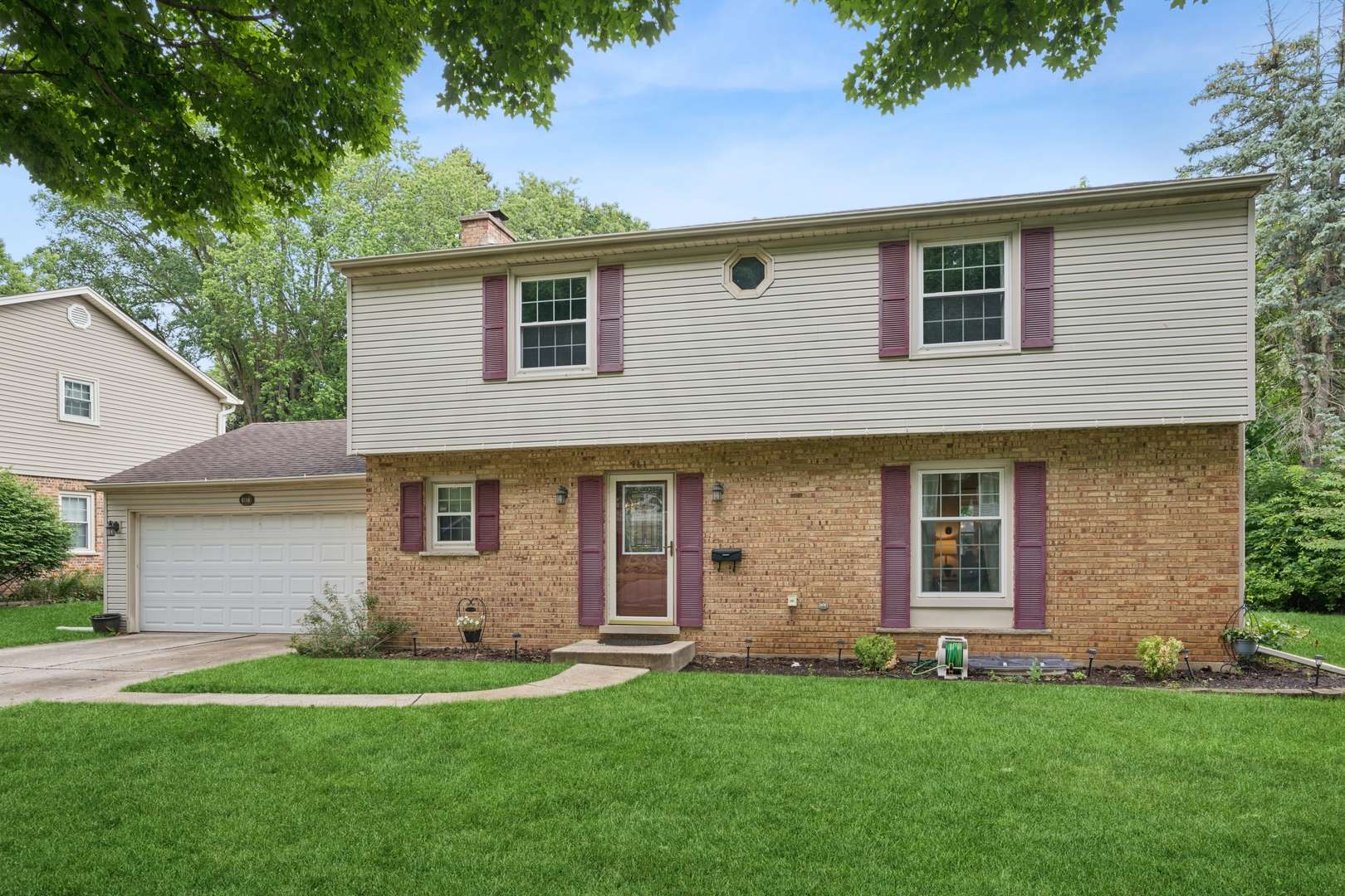 961 N Arrowhead Drive, Palatine, IL 60074