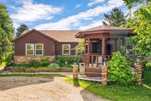 Dekalb, IL 60115,15534 Somonauk Road