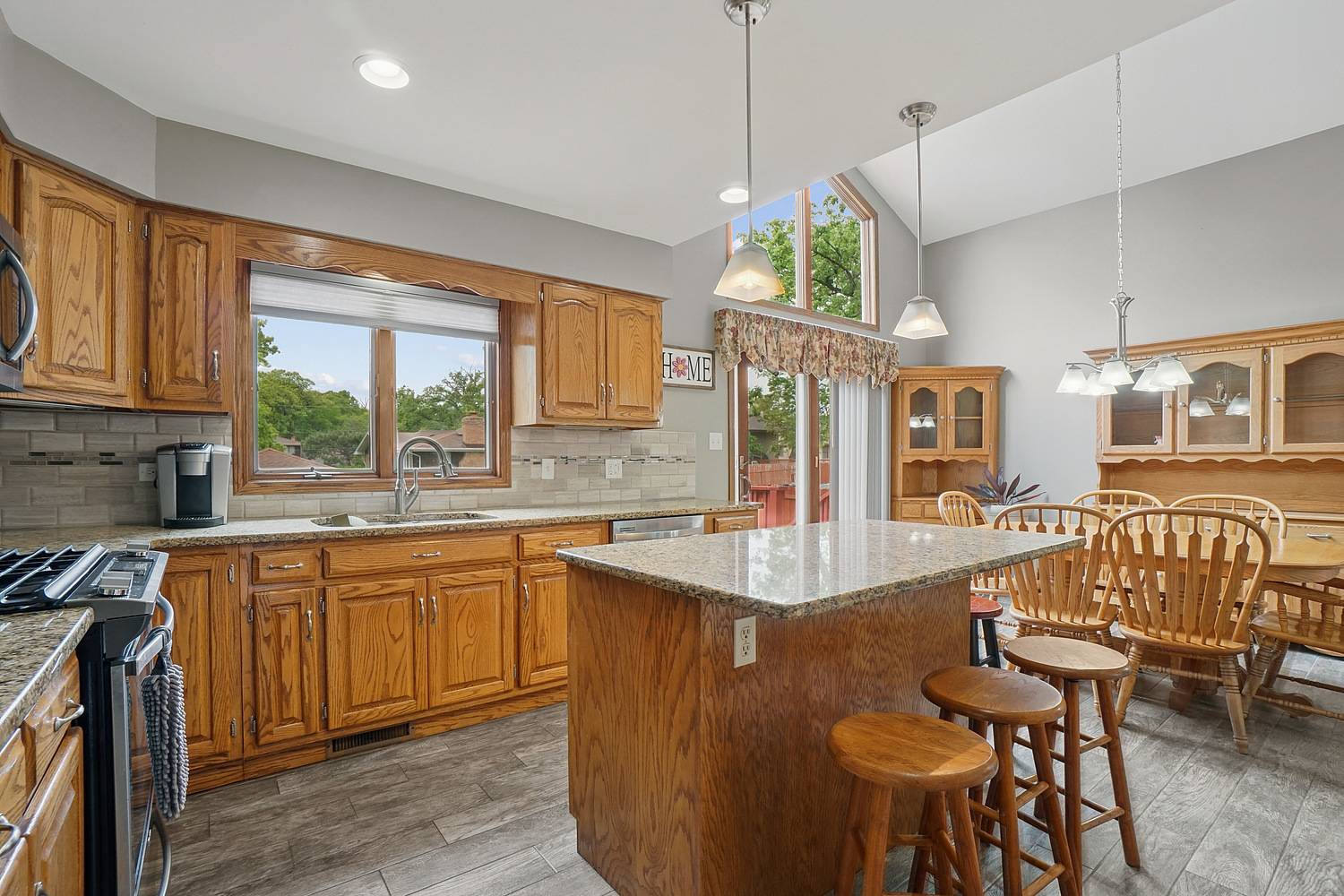 Oak Forest, IL 60452,16212 Forest Avenue