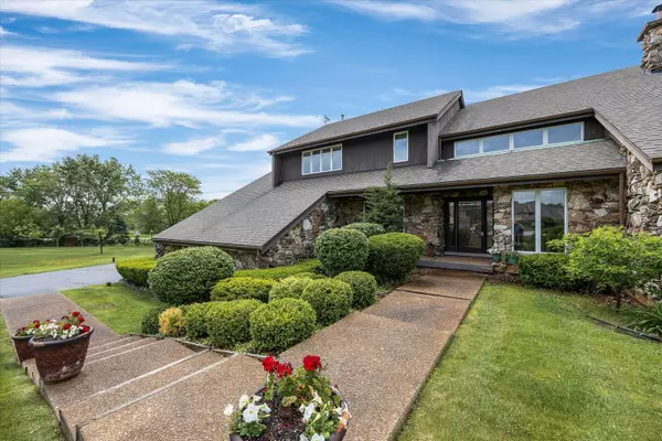 Lemont, IL 60439,7 Surrey Road