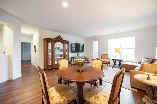 Northbrook, IL 60062,1950 FARNSWORTH Lane #207