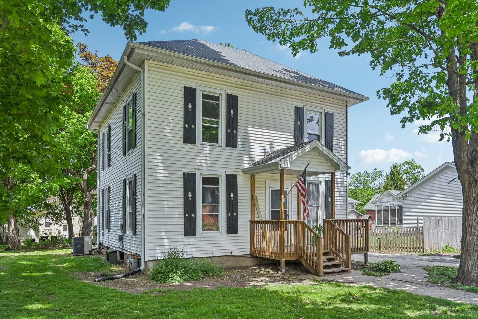 436 W Washington Street, Marengo, IL 60152