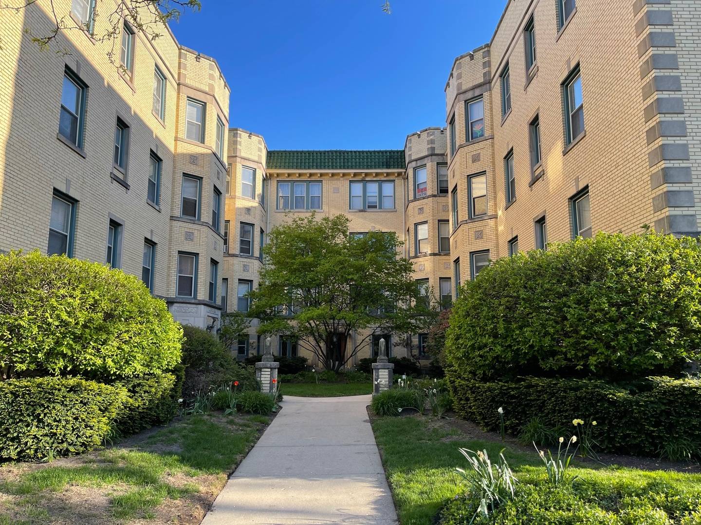 824 Mulford Street #2E, Evanston, IL 60202