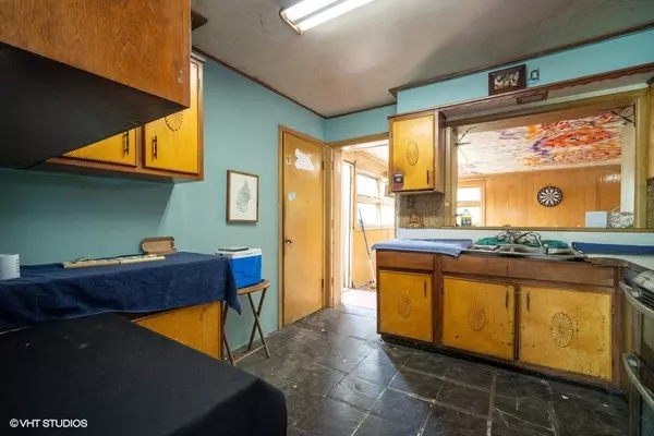 Northbrook, IL 60062,1043 Whitfield Road