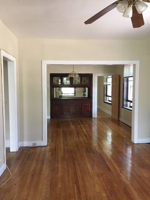 Chicago, IL 60618,2200 W Berteau Avenue #2