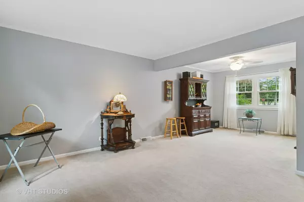 Lake Bluff, IL 60044,717 Burris Avenue