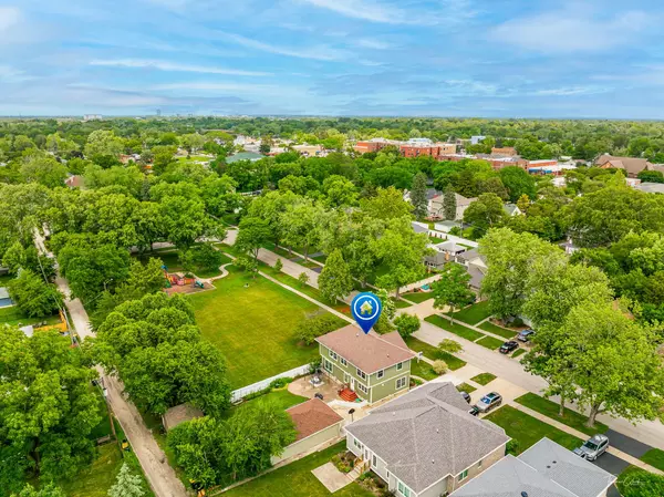 Westmont, IL 60559,122 S Grant Street