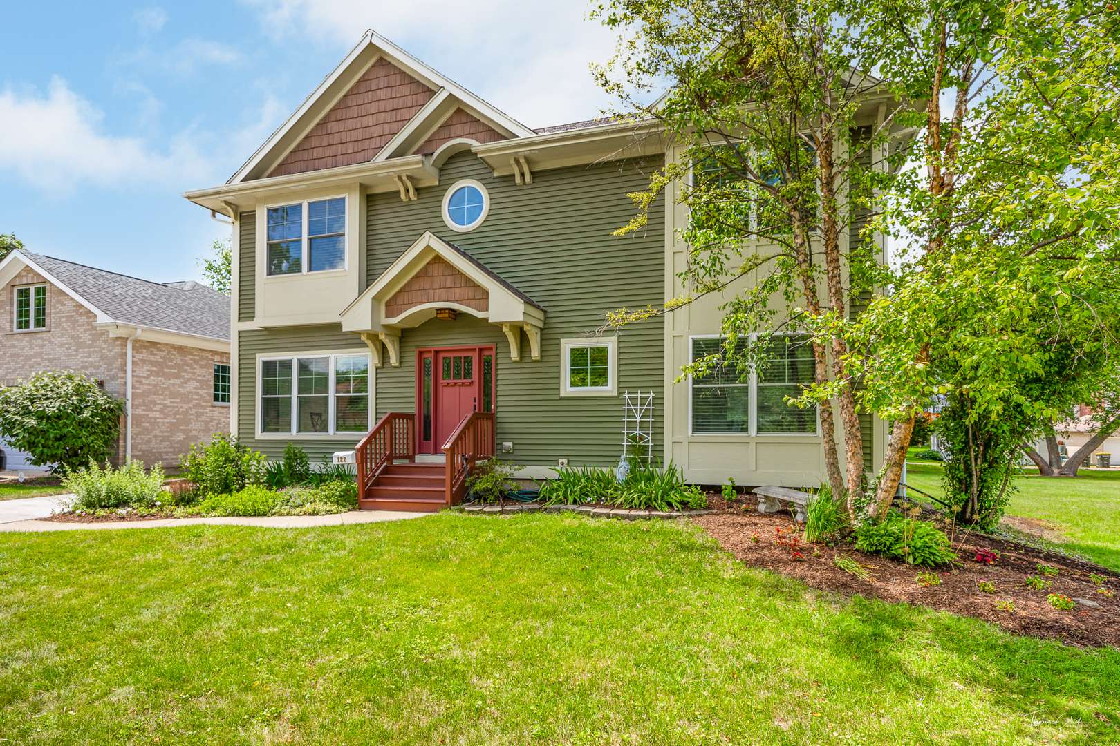 Westmont, IL 60559,122 S Grant Street