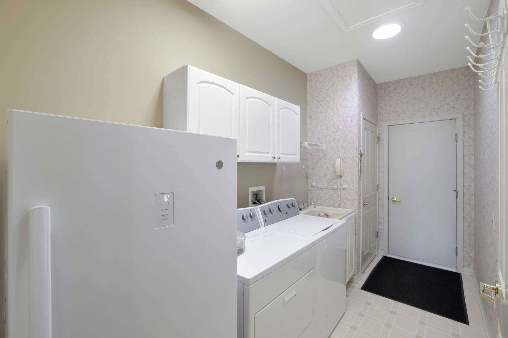 Huntley, IL 60142,12609 Oak Grove Drive