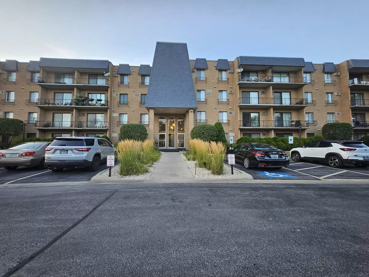 Glenwood, IL 60425,931 W Arquilla Drive #415