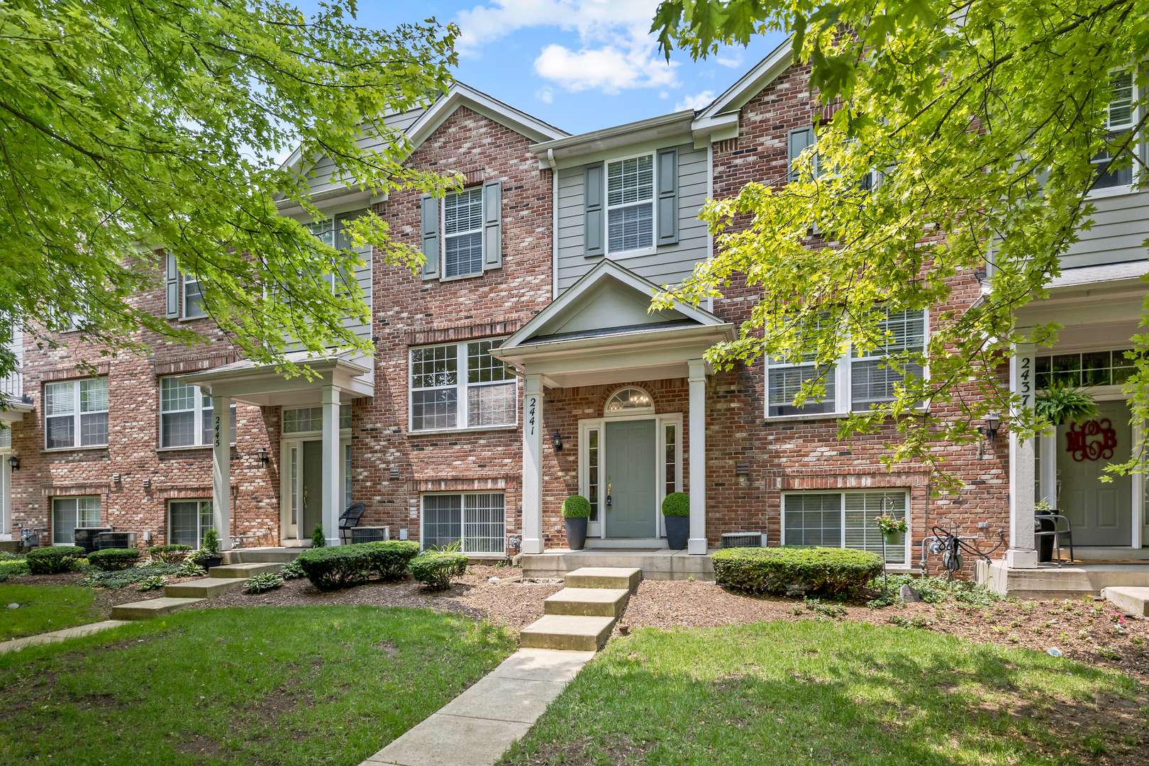 2441 Emily Lane, Elgin, IL 60124