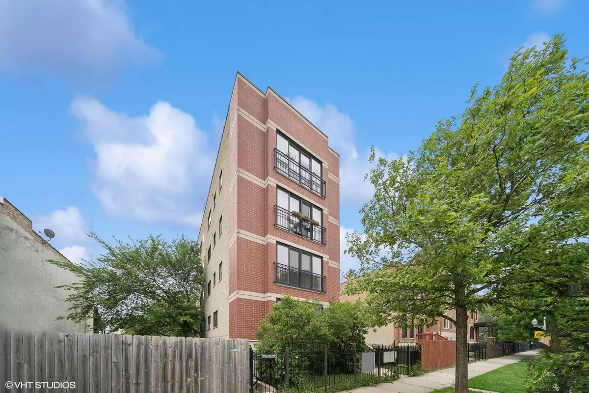 Chicago, IL 60653,3560 S Giles Avenue #2
