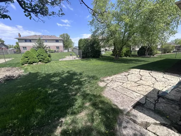 New Lenox, IL 60451,2751 Bluestone Bay Drive