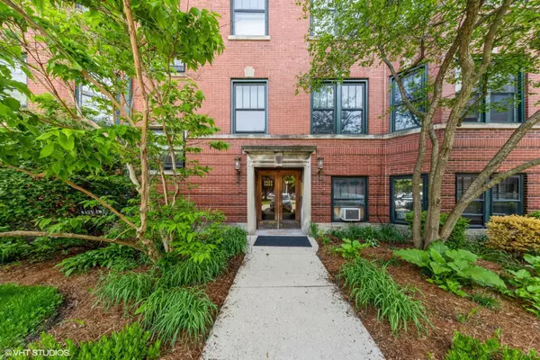5425 S East View Park #2, Chicago, IL 60615
