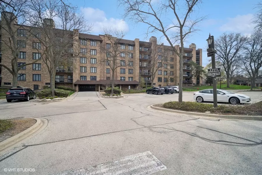 Northbrook, IL 60062,1771 Mission Hills Road #512