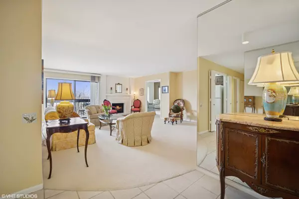 Northbrook, IL 60062,1771 Mission Hills Road #512