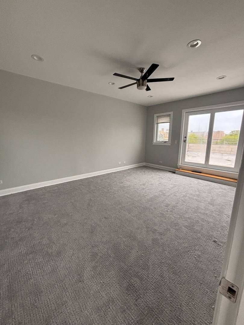 Chicago, IL 60615,4933 S Prairie Avenue #3