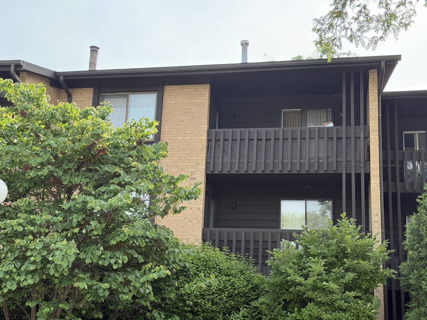 Willowbrook, IL 60527,6105 KNOLL VALLEY Drive #302