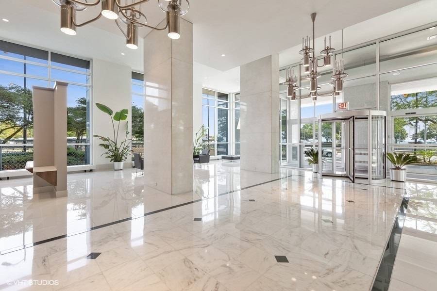 Chicago, IL 60610,1550 N Lake Shore Drive #7D