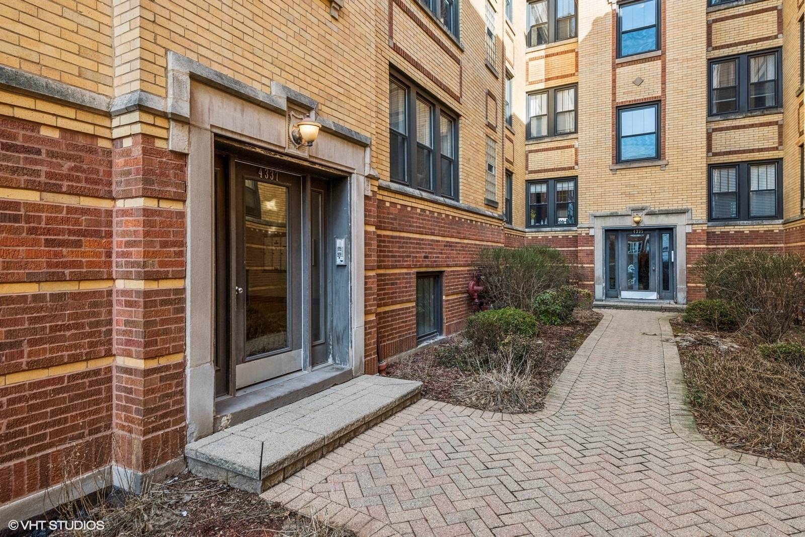 Chicago, IL 60618,4337 N Troy Street #3W