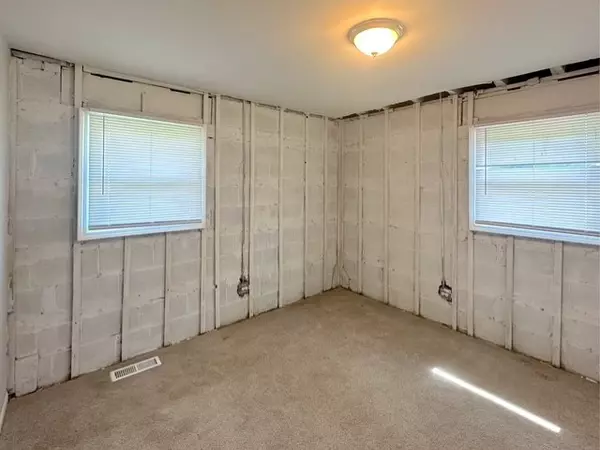 Chicago Heights, IL 60411,566 Minette Lane